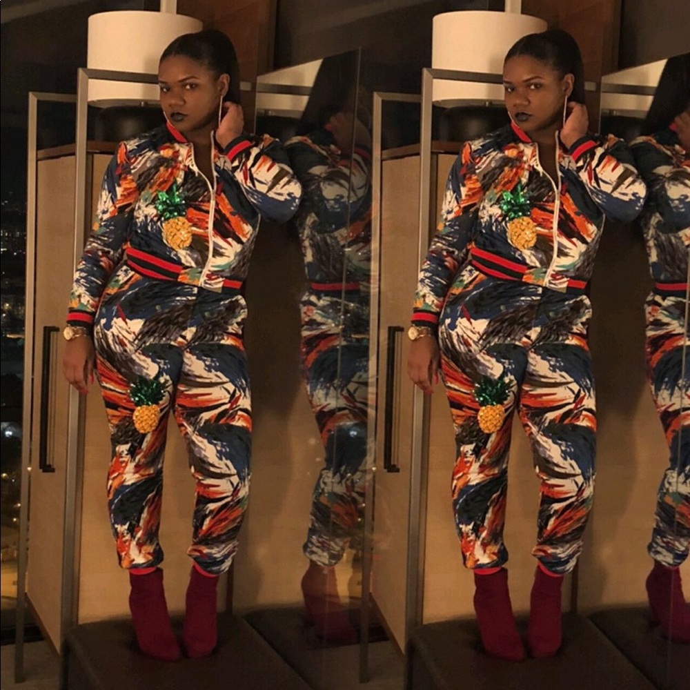 Two piece active suit